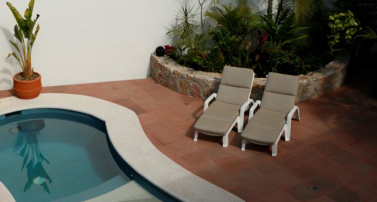 Belenos Inn courtyard and refreshing pool