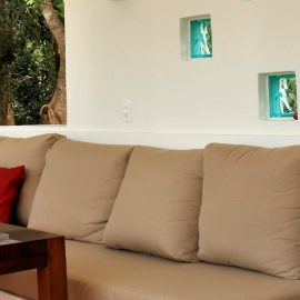 The Romantic Corazon Suite lounge area